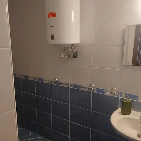 Апартаменти Charming Sunny 2 Bedrooms 1 Bath *