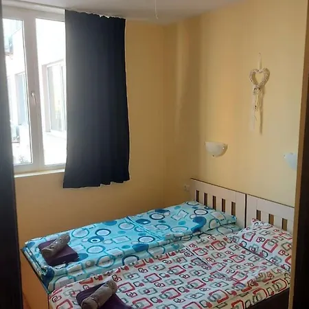 Apartment Charming Sunny 2 Bedrooms 1 Bath